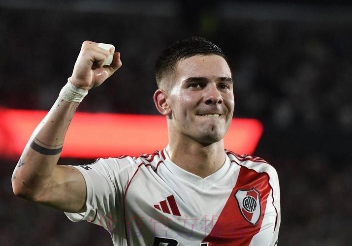 罗马诺：目前皇马未与齐达内商谈回归执教